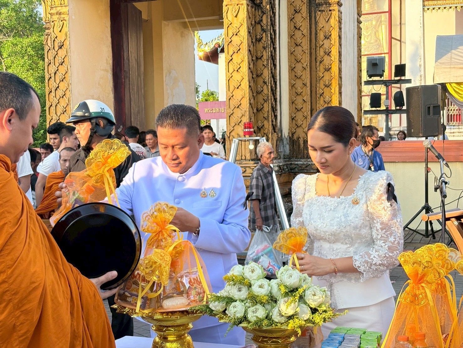 ตักบาตรปีใหม่ 2569